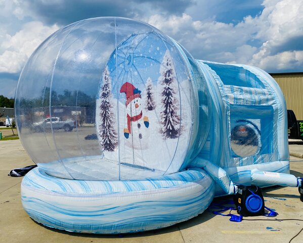 Snow Globe (For Pictures) With 1 Attendant