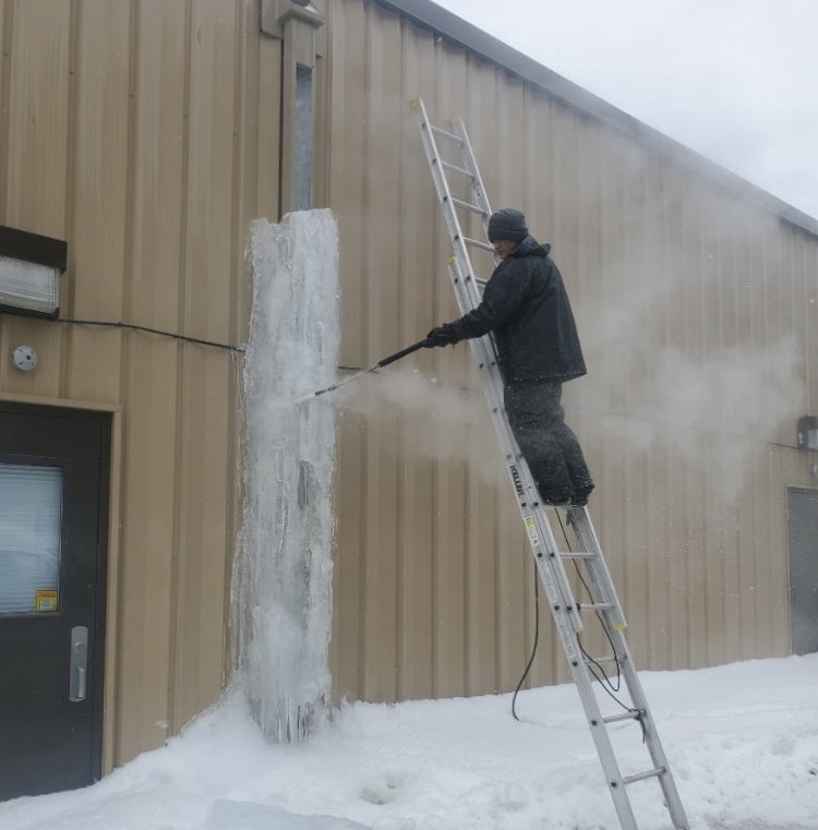 Wisconsin Gutter Ice Removal using steam