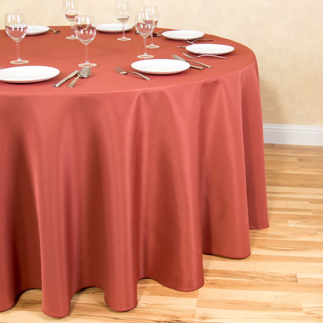 Table linen rentals in Valparaiso