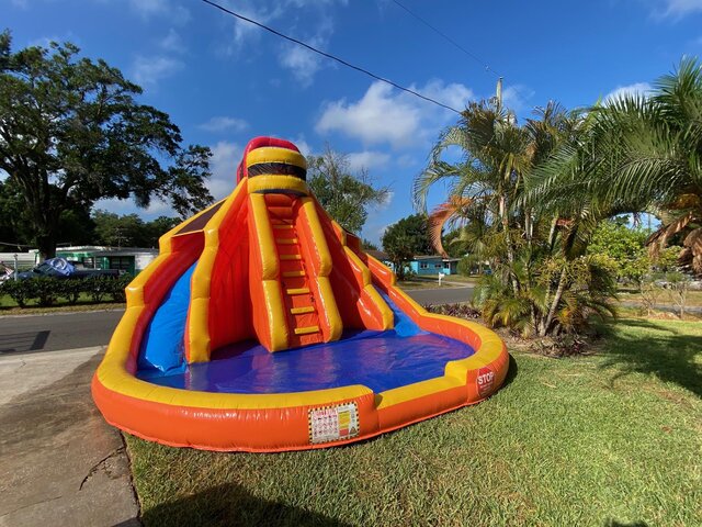  Volcano Double slide with pool 12 years and under 21x19  
