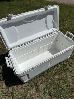 Large IGLOO Cooler