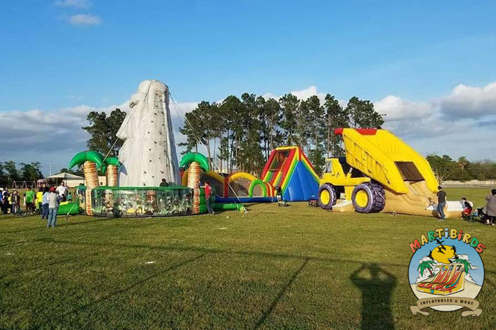 Booking your bounce house Crosby children AND parents love has never been easier!