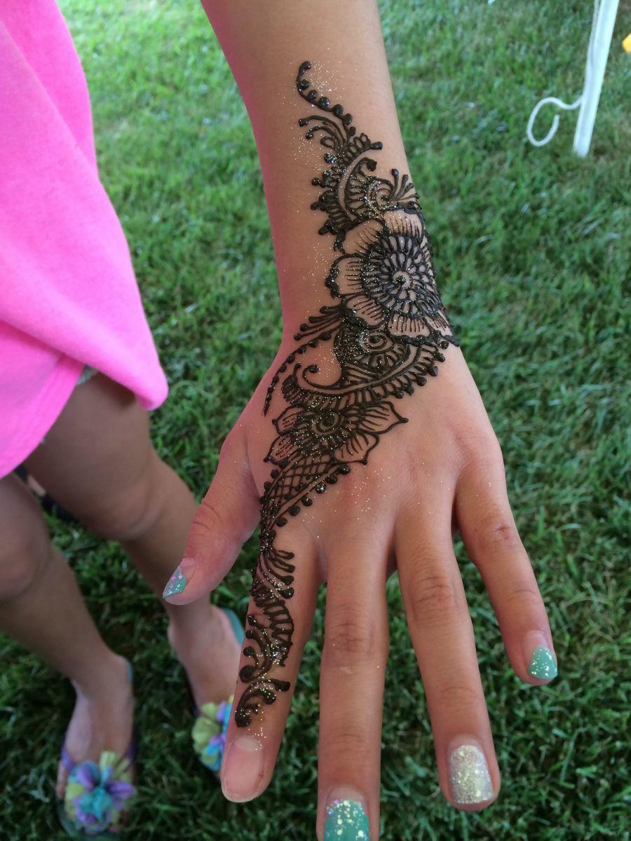 Hire Nazirah's henna creations - Henna Tattoo Artist in Vallejo, California