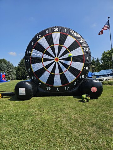 Soccer dart game