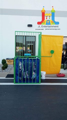 Dunk tank