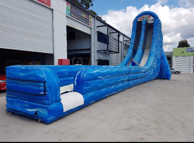 Vertical Screamer water slide