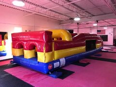 30' Retro Obstacle Course