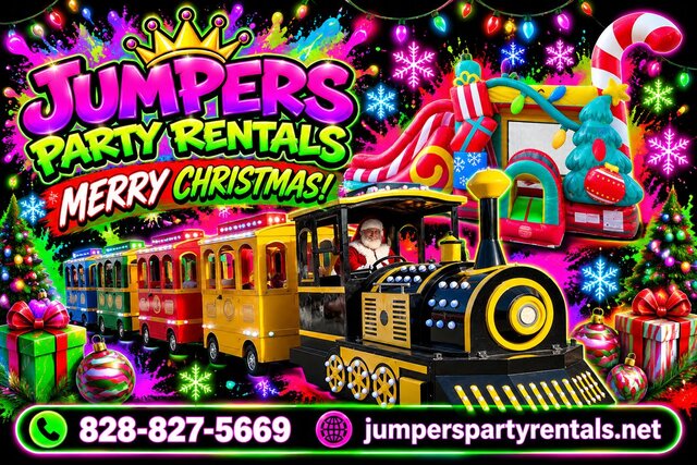 Black and yellow trackless train with the Christmas Wonderland Mega Combo and a Merry Christmas banner, for Christmas events in Murphy, NC