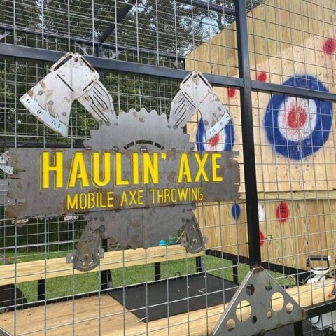 Haulin axe moble axe throwing