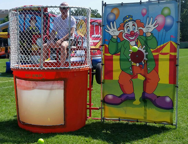 Dunk Tank Chicago in Action