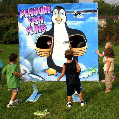 Penguin Fish Fling Frame Game