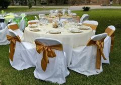 Tablecloths Linen & Plastic