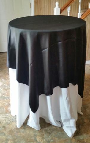 Bistro table with tablecloth (black or white) AND BLACK OVERLAY