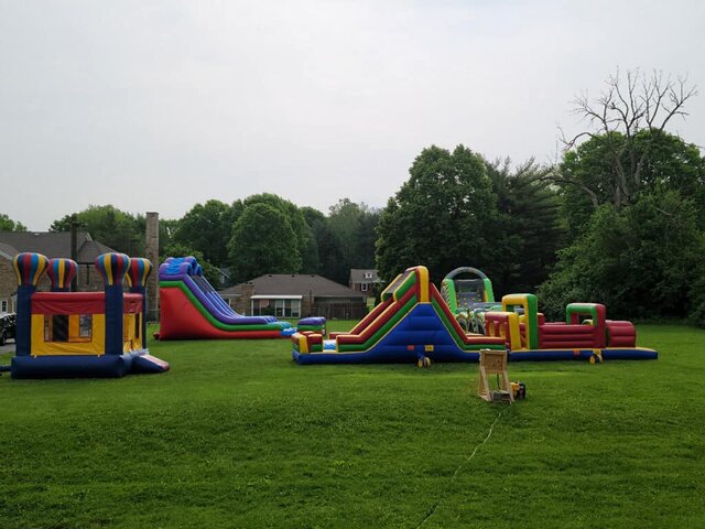 https://files.sysers.com/cp/upload/jumpnplaypartyrentals/gallery/med/bounce-house-rentals-Noblesville-Indiana.jpg