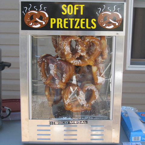 Pretzel Machine #CON10