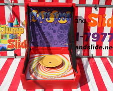 (62) Plate Toss Carnival Game