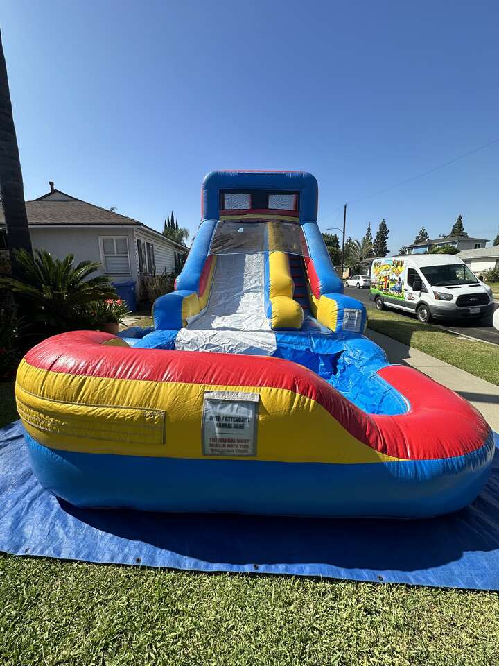 Clean and safe water slide rental delivered in Brea