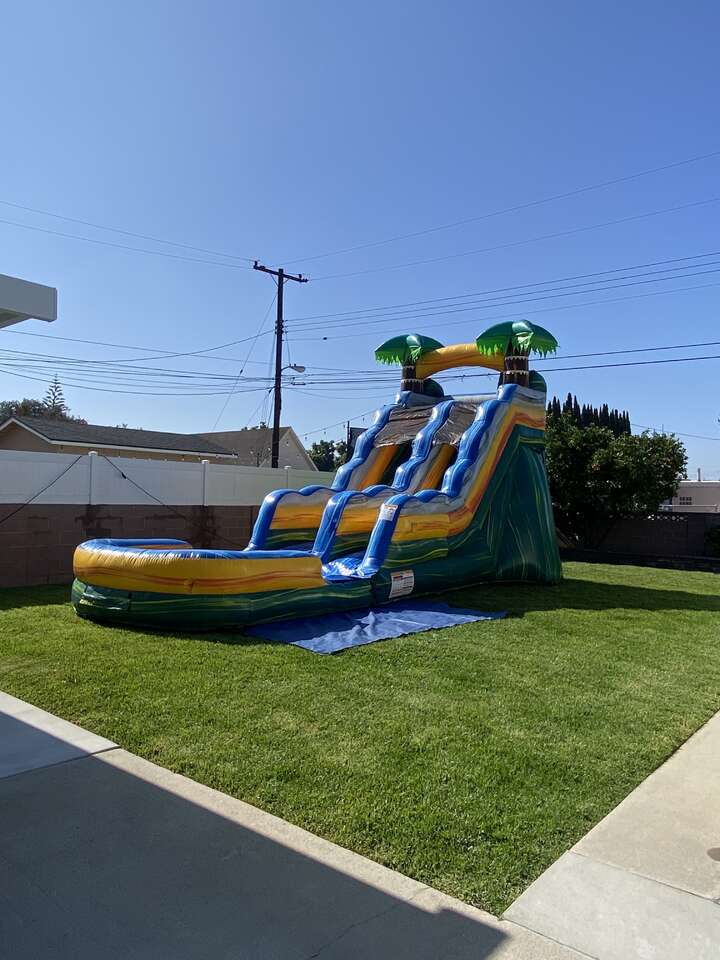 Cali Palms water slide rental in Santa Fe Springs, CA