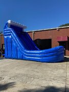 18 FT Blue Curved Splash Water Slide, rent this Slide for the weekend at our one day price, we will deliver on Friday and pick up on Monday, BEST DEAL IN TOWN!