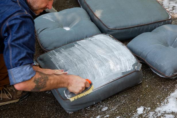 Scrubbing patio cushion