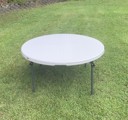 5' Round tables