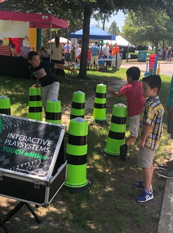 Interactive (Catch the Light) Cones 