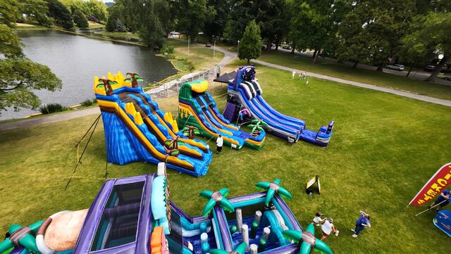 Waterslide kelso bounce house rental 