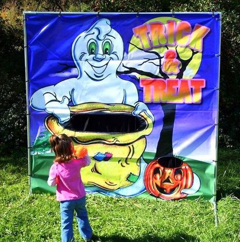 Trick or Treat Toss Carnival Game
