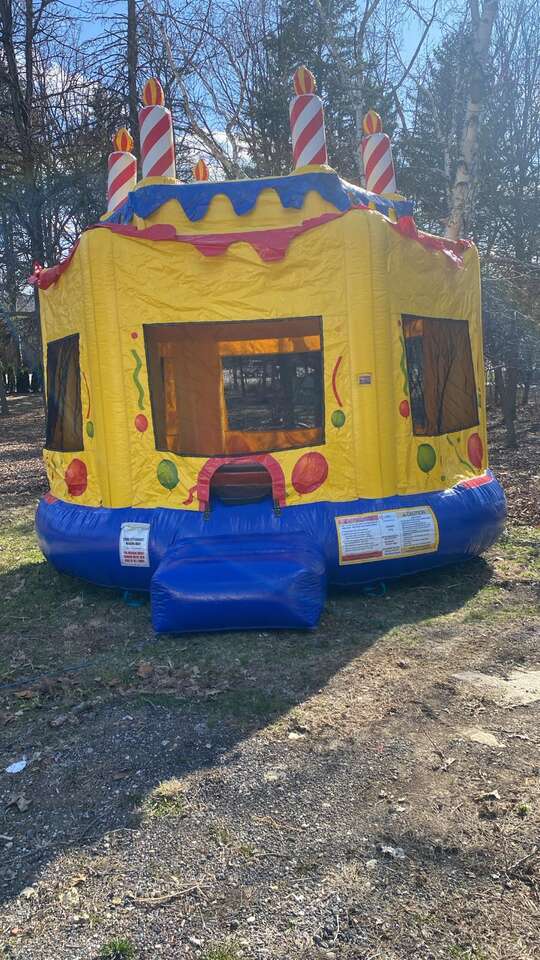 Regular Bounce House