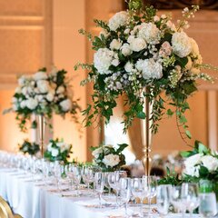 Center Pieces (22' Tall Gold Vases Metal Flower Arrangement Stand)