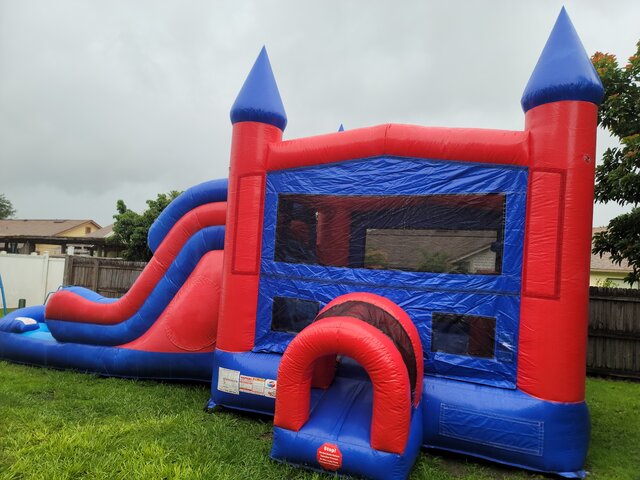 MOD Red & Blue Super Double Inflatable Combo (Wet/Dry)