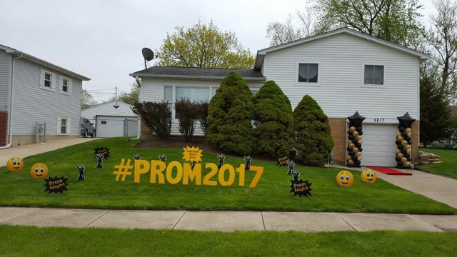 Prom Yard Sign