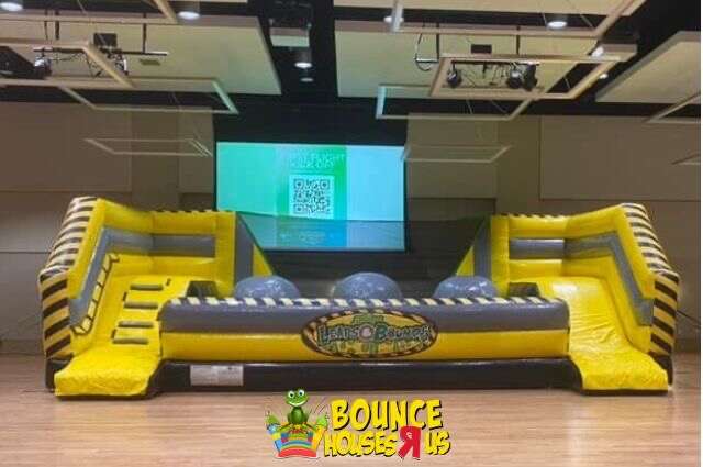 Leaps and Bounds Wipe Out Rentals Chicago Bounce Houses R Us