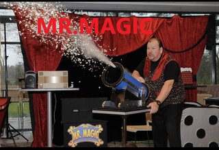SCHOOL MAGIC SHOW