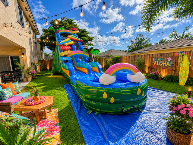 22 Beach Camper Slide with pool
