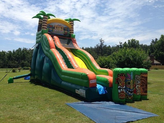 19' Tiki Island XL Wet or Dry Slide (Wet Option not available after October 1st, 2022)