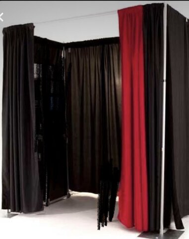 10’ x 10’ Pipe & Drape Enclosed For Photobooth