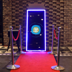 MIRROR ME PHOTO BOOTH