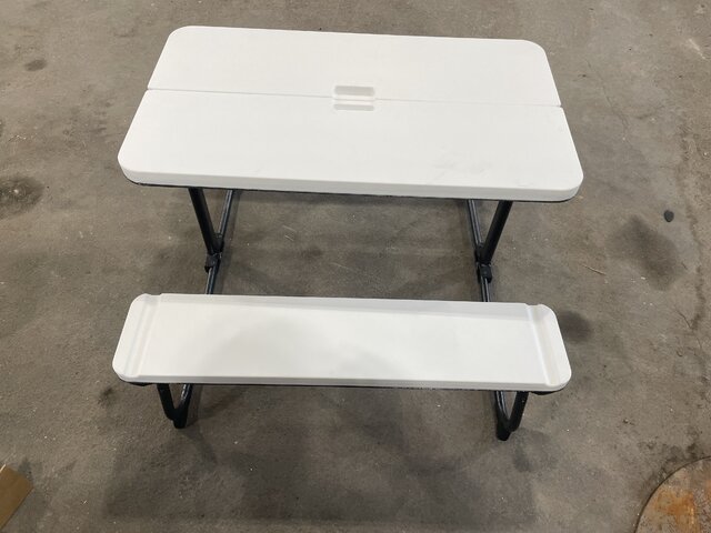 kids folding picnic tacle