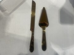 gold cake cutting set