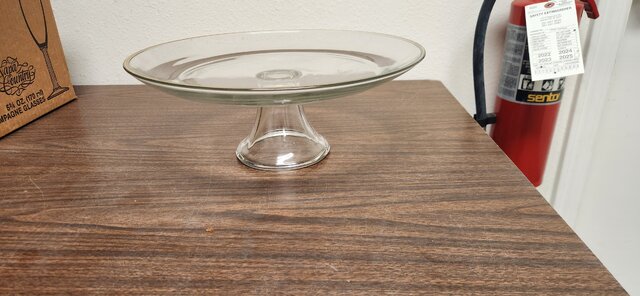 Cake stand glass gold lip