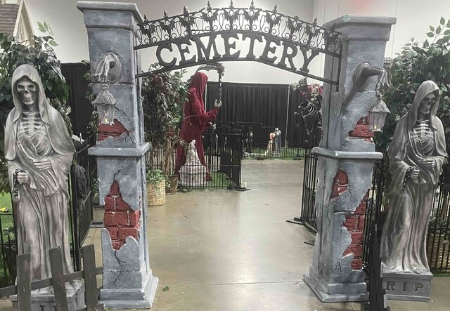 AR-Cemetery Arch