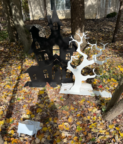 Halloween Haunted House and Tree