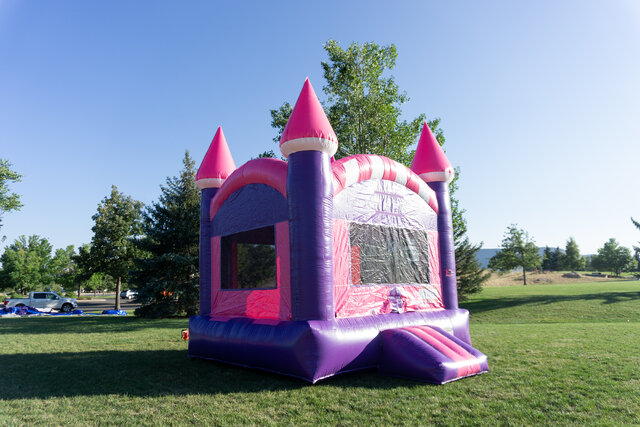 Luna Classic Bounce House