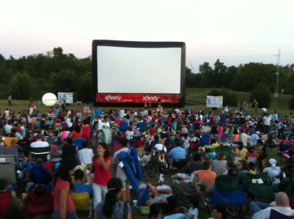 outdoor movie screen rental