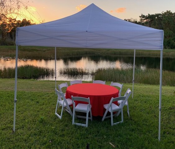 Pop Up Tent 10' x 10' (Fits 10 Guests)