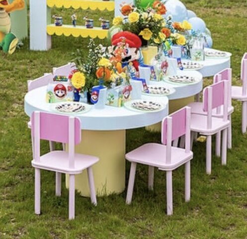 Kids Table and chairs