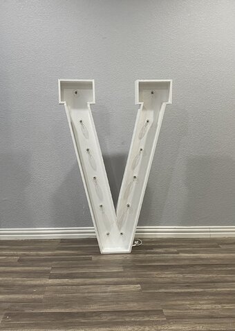 Marquee Letter - V
