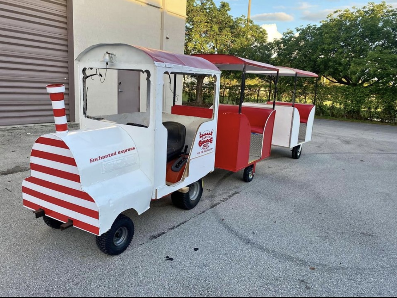 THE Trackless Train Rental THE Trackless Train Rental