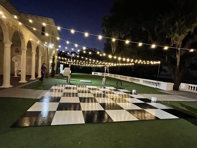 Bella Cosa Bistro Lights Lawn Package